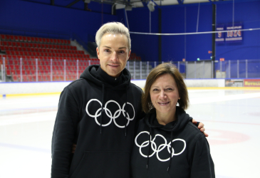 Valmentajat Adam Solya ja Marina Shirshova Imatran jäähallissa.